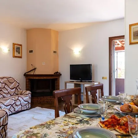 Relax Tra Gli Ulivi Con Spazio Esterno E Barbecue Prázdninový dům Vasia