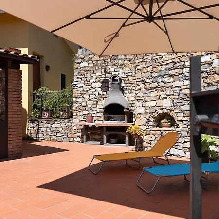 Relax Tra Gli Ulivi Con Spazio Esterno E Barbecue Prázdninový dům